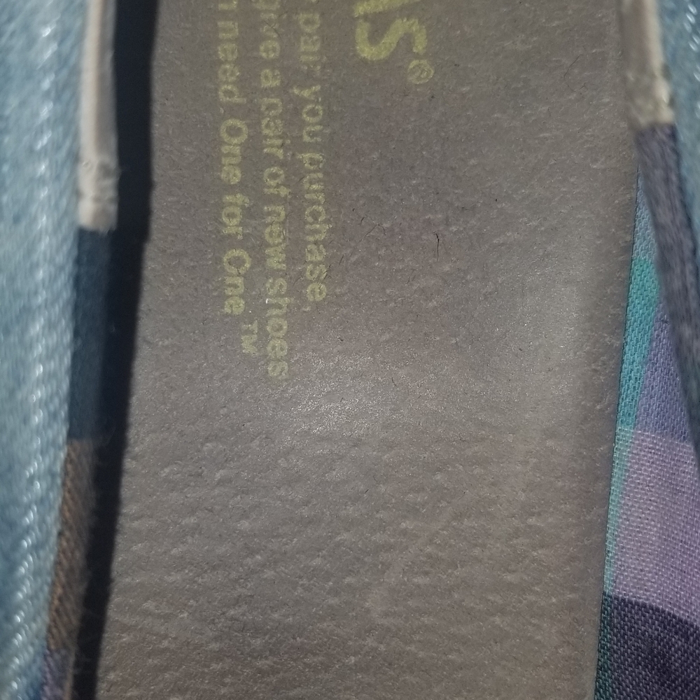 TOMS - Picture 8 of 12